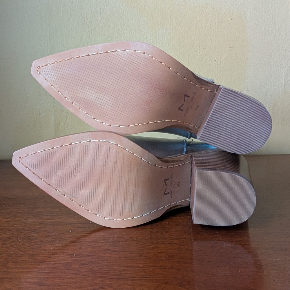 Marc Fisher Gona Women's Bootie in Metallic Silver Like New Sz 5M - Picture 7 of 8